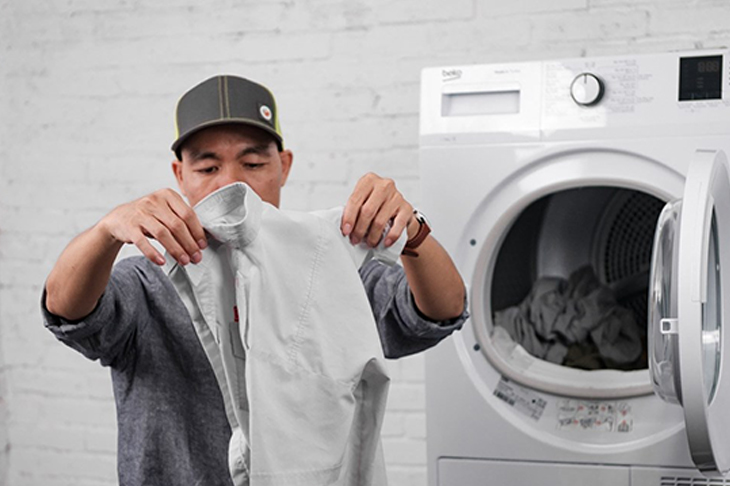 Check the Clothes Before Putting Them in the Washing Machine