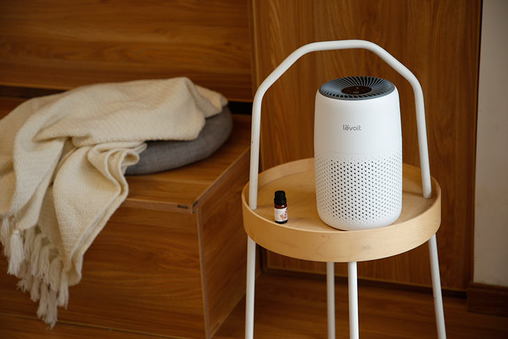 Máy lọc không khí Levoit Core Mini sở hữu thiết kế nhỏ gọn, trang nhã.