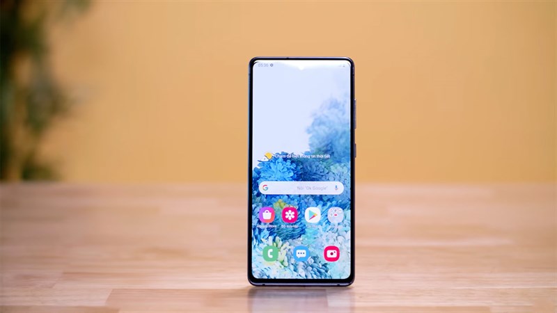 Galaxy S20 FE giảm sốc nhất dịp 8/3 tận 3 triệu, có chip Rồng đáng sắm