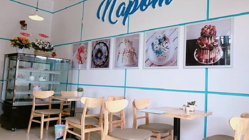 Napom Bakery tọa lạc ở đường 3 tháng 2 , quận Hải Châu