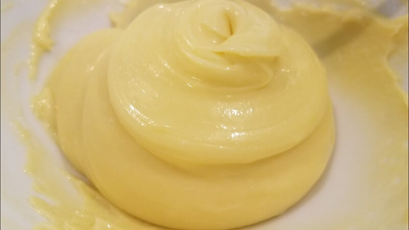 Cách làm bơ trứng gà phết bánh mì béo, không tanh bằng tay