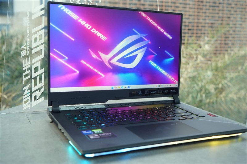 Strix SCAR 15 là một chiếc laptop gaming mang đến cho người dùng một thời lượng pin khá tốt. Nguồn: ASUS. Strix SCAR 15 là một chiếc laptop gaming mang đến cho người dùng một thời lượng pin khá tốt. Nguồn: ASUS.
