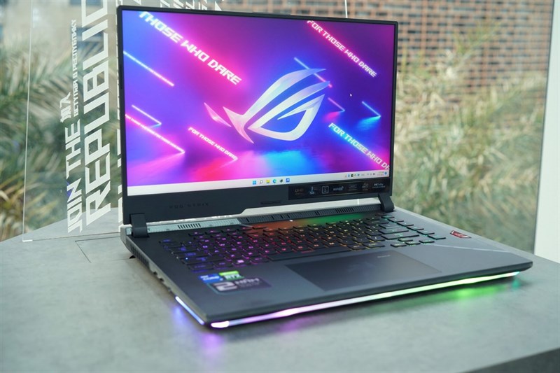 Strix SCAR 15 được trang bị màn hình IPS với độ phân giải QHD. Nguồn: ASUS. Strix SCAR 15 được trang bị màn hình IPS với độ phân giải QHD. Nguồn: ASUS.
