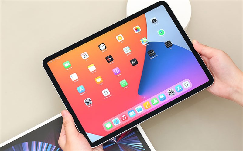 Màn hình Liquid Retina trang bị trên iPad Pro 11 inch 2021 hỗ trợ dải màu rộng P3, True Tone và có độ sáng lên đến 600 nits Màn hình Liquid Retina trang bị trên iPad Pro 11 inch 2021 hỗ trợ dải màu rộng P3, True Tone và có độ sáng lên đến 600 nits