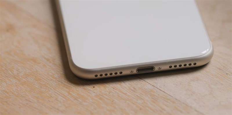 Cạnh đáy của iPhone SE 3 (iPhone SE 2022)