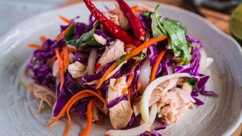 Summary of 9 ways to make the best chicken salad for family meals