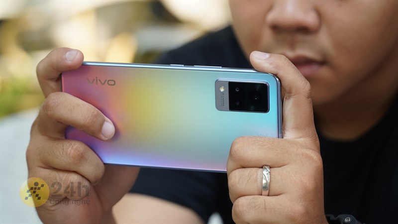 Hệ thống camera sau cực chất lượng trên Vivo V21