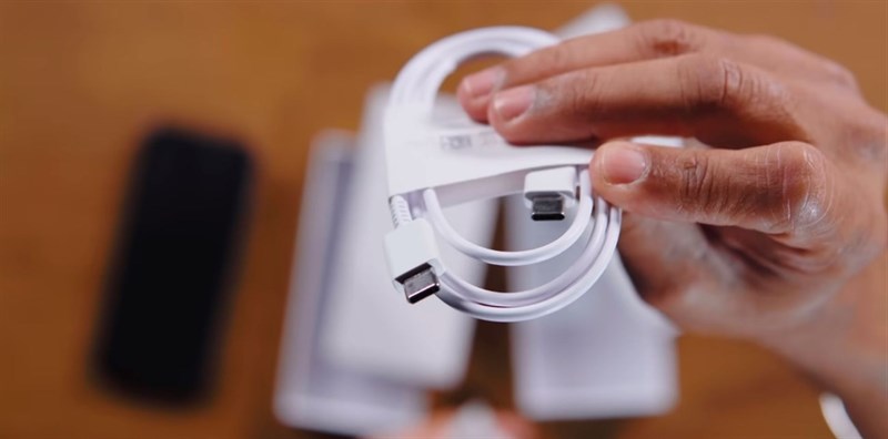 Phụ kiện đi kèm với Galaxy F23 5G