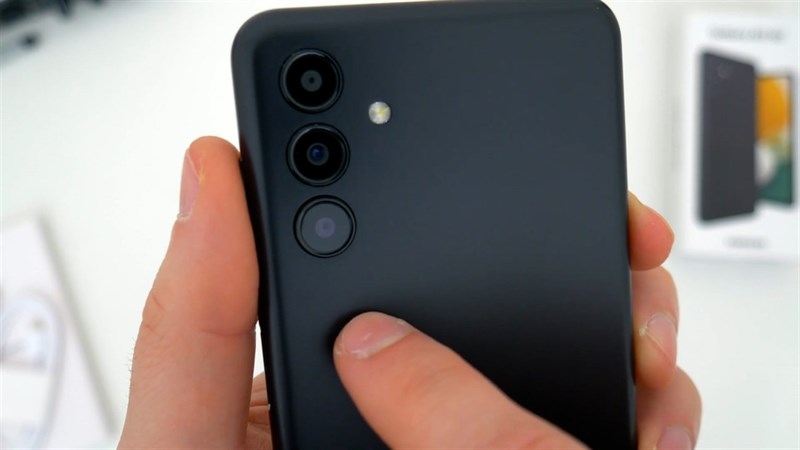 Galaxy A13 5G sở hữu cụm 3 camera