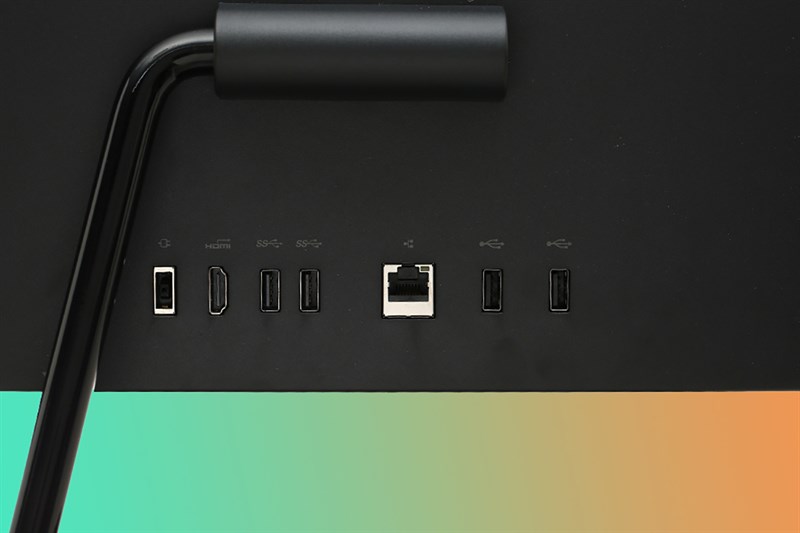 Các cổng kết nối trên Lenovo IdeaCentre AIO 3 24ITL6