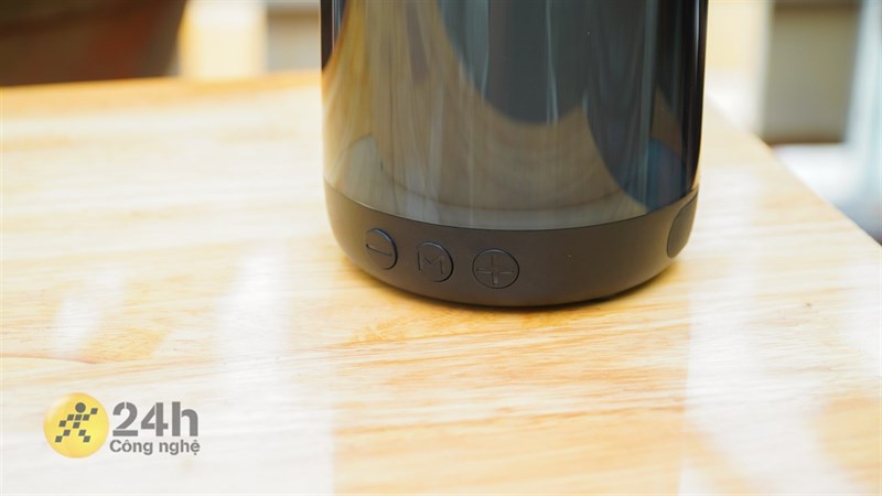 Cụm phím phát nhạc và tăng giảm âm lượng của loa Olike S1