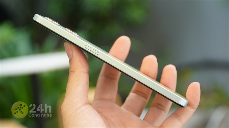 Trên tay OPPO Reno7 Z 5G: Thiết kế trẻ trung, cấu hình mạnh, pin khá