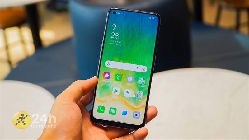 So sánh OPPO Reno7 Z 5G và OPPO Reno7 5G: Kích thước màn hình như nhau