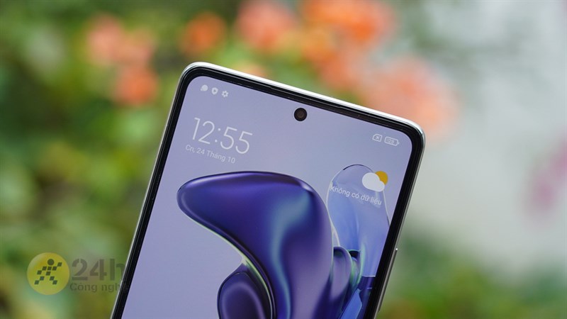 Xiaomi 11T 5G sử dụng thiết kế đục lỗ để chứa camera selfie