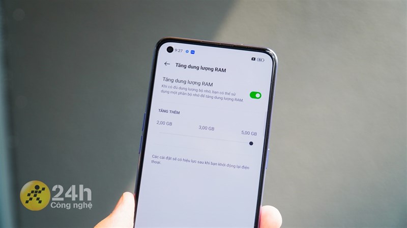 OPPO Reno7 5G có bộ nhớ RAM 8 GB, có thể mở rộng thêm 5 GB