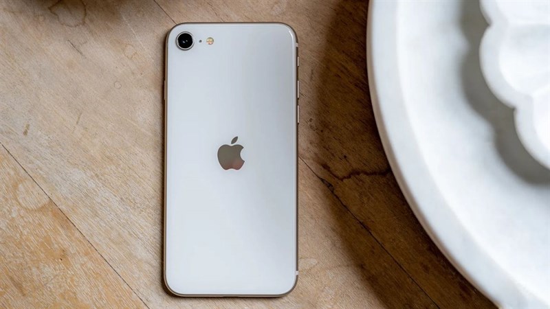 Đánh giá iPhone SE 2022: Khoan... không tệ như bạn nghĩ đâu, nghe tôi giải  thích