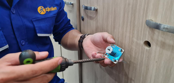 Tiến hành sửa chữa nếu sửa được Tiến hành sửa chữa nếu sửa được