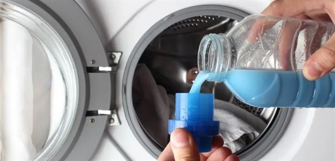 Hướng dẫn cách cho nước xả vào máy giặt Aqua đúng để quần áo thơm lâu