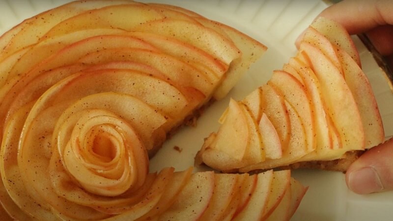 Món bánh tart táo hoa hồng quyến rũ người nhìn, thơm ngon ngất ngây