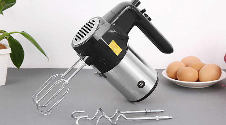 Máy đánh trứng Mishio MK-215 có thiết kế cầm tay đơn giản, kiểu dáng sang trọng phù hợp cho không gian bếp nhà bạn.