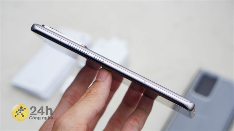 Cạnh phải của Xiaomi 12 Pro