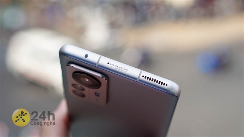 Cạnh trên của Xiaomi 12 Pro