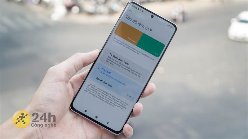 Các thao tác vuốt chạm trên Xiaomi 12 Pro mượt mà hơn nhờ tần số quét 120 Hz