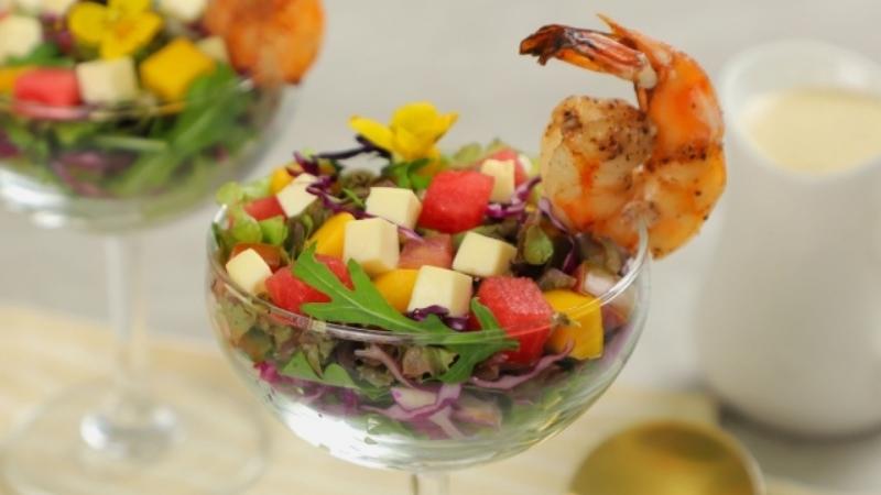 Pocket how to make cheese salad and grilled shrimp that is both delicious and beautiful