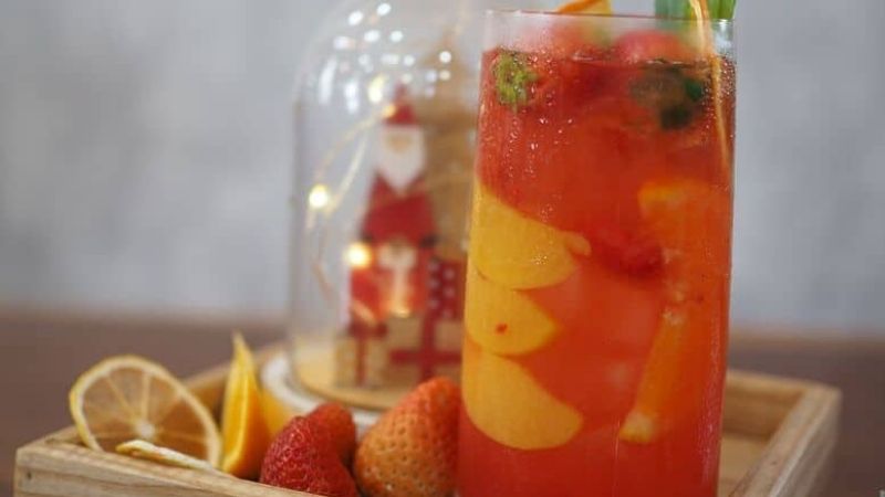 How to make delicious, delicious strawberry orange peach tea