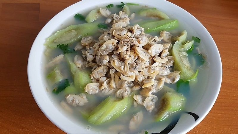 Canh mướp nấu nghêu