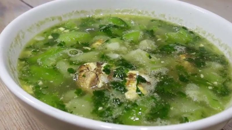 Canh mướp nấu hột vịt lộn