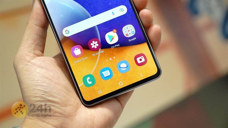 Phần viền màn hình Galaxy A73 5G tương đối mỏng