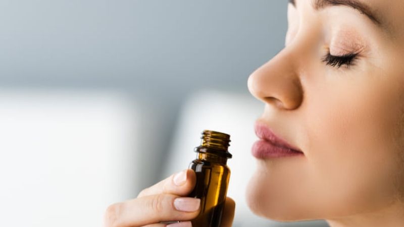 Sử dụng tinh dầu tỏi có thể cải thiện tình trạng đau họng