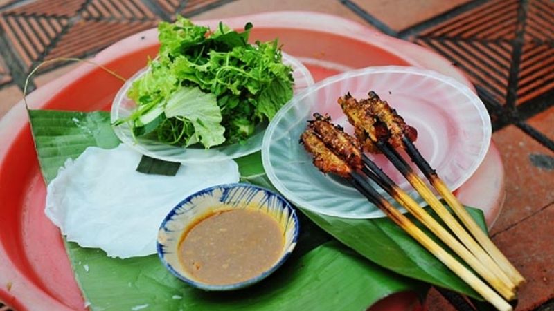 Bánh ướt cuốn thịt nướng - Trần Phú