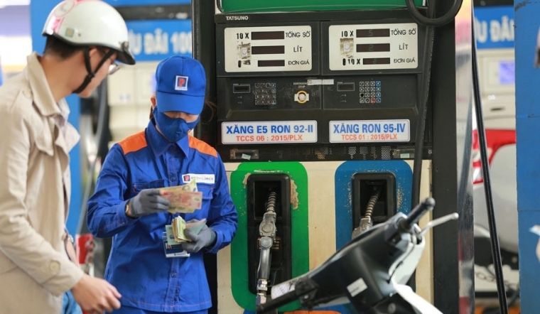 Có nên đổ xăng E5 RON 92 thay vì đổ xăng RON 95 để tiết kiệm tiền?