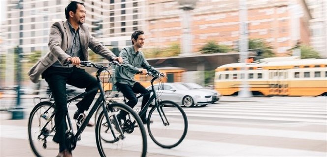 Xăng tăng giá và 6 lý do để đạp xe đi học, đi làm hằng ngày