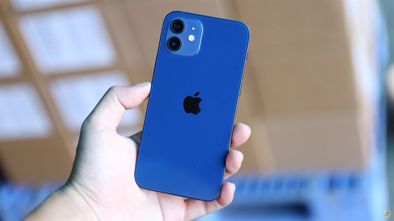 iPhone 12 tiêu chuẩn cân bằng được mọi yêu cầu của một chiếc smartphone