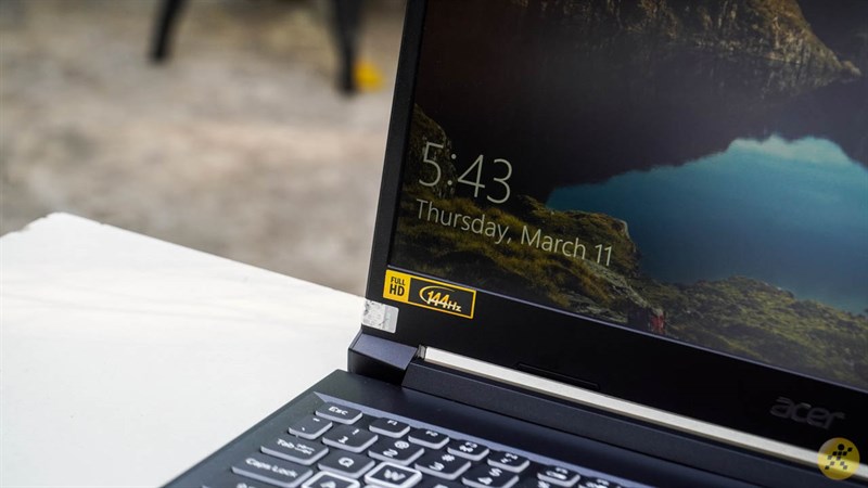 Nên chọn màn hình laptop có độ phân giải từ Full HD trở lên