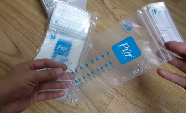 Túi trữ sữa Pur có thiết kế chắc chắn, thuận tiện bảo quản.