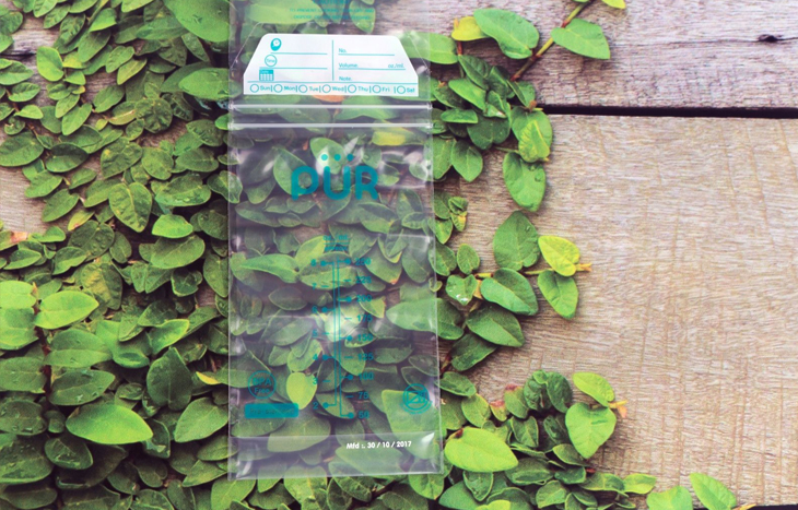 Mẹ có thể dễ dàng ghi chú ngày giờ và những thông tin cần thiết trên túi trữ sữa Pur