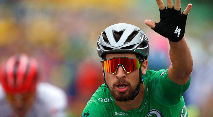 Kính phân cực thể thao được các vận động viên sử dụng khi thi đấu và tập luyện để có tầm quan sát tốt hơn