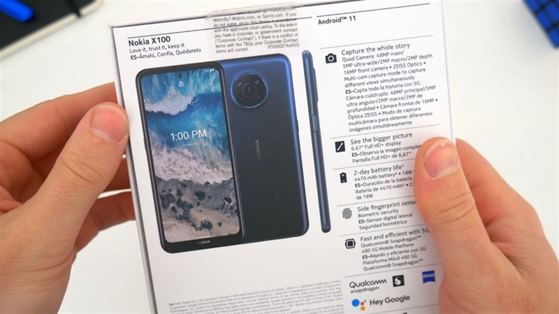 Mặt dưới hộp đựng của Nokia X100 Mặt dưới hộp đựng của Nokia X100
