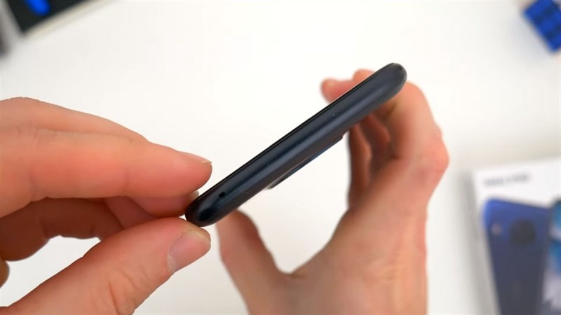 Cạnh trên của Nokia X100 Cạnh trên của Nokia X100