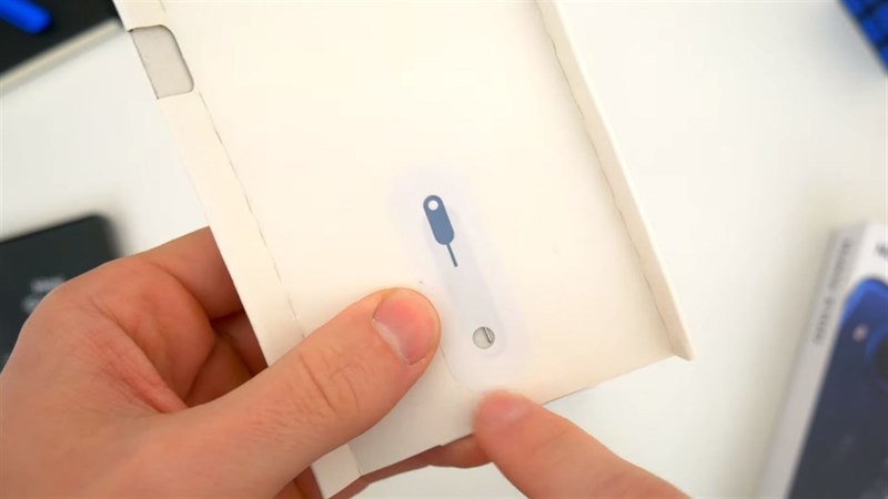 Phụ kiện đi kèm với Nokia X100 Phụ kiện đi kèm với Nokia X100