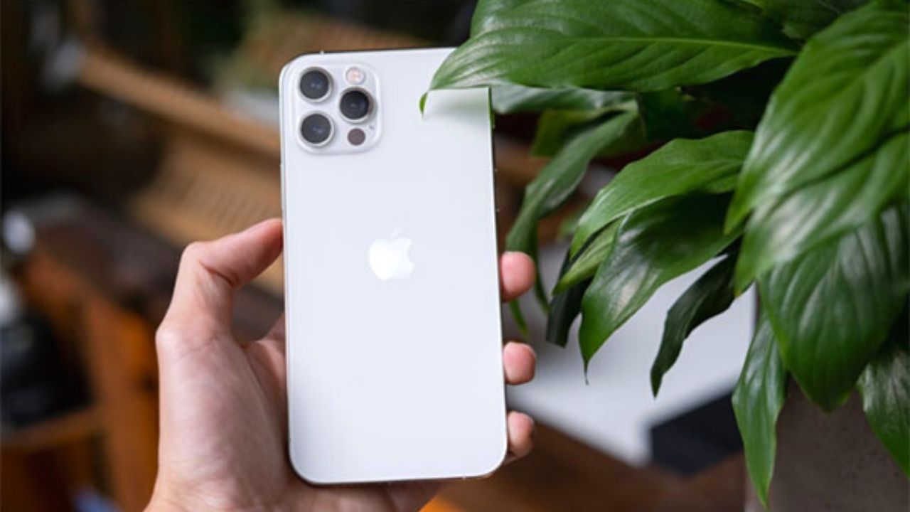 HOT SALE: Tháng 5 xả kho - Không lo về giá tại Hoàng Táo 3 iPhone 12 Pro Max có mấy màu? Tham khảo và rinh về ngay thôi