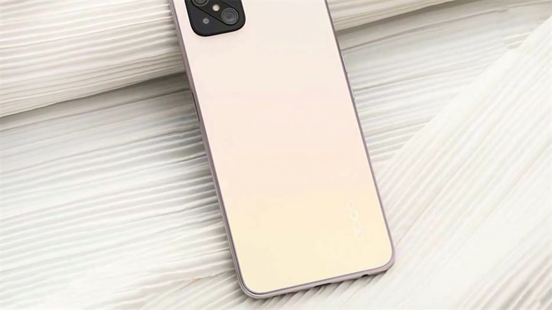 OPPO Reno8 có viên pin lớn và sạc nhanh 65 W