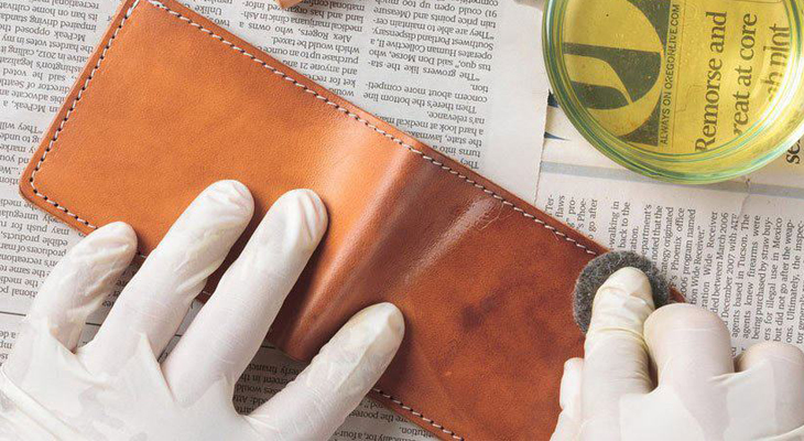 Kem đánh răng giúp xử lý vết xước nhỏ trên đồ da, mặt kính