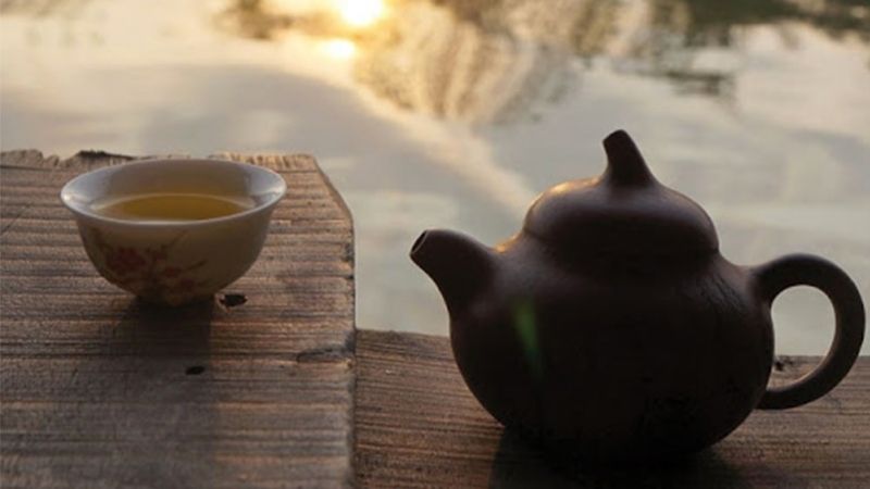 Thưởng thức trà ở cung Diên Thọ