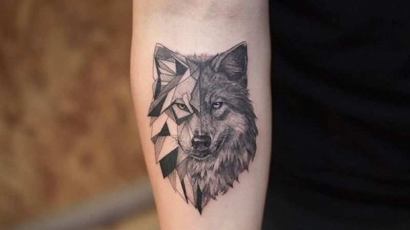 Hình xăm chó sói có ý nghĩa kiên trì, sức mạnh và lòng trung thành