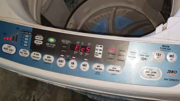 Lỗi EC5 máy giặt Toshiba là lỗi liên quan đến mô tơ xả, cảm-biến từ phía dưới động cơ